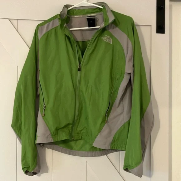The North Face Women's Green Jacket - Picture 1 of 3